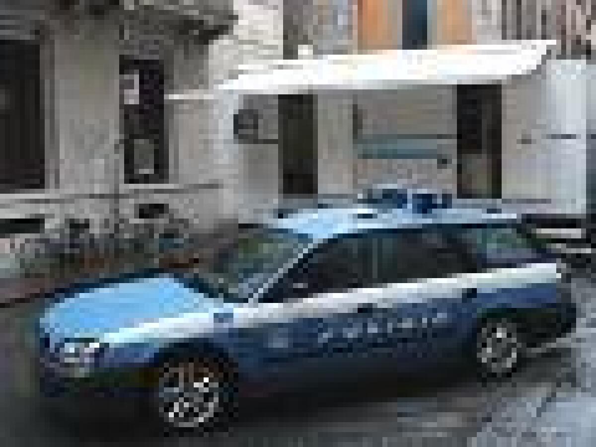Rissa in un negozio a Rimini -