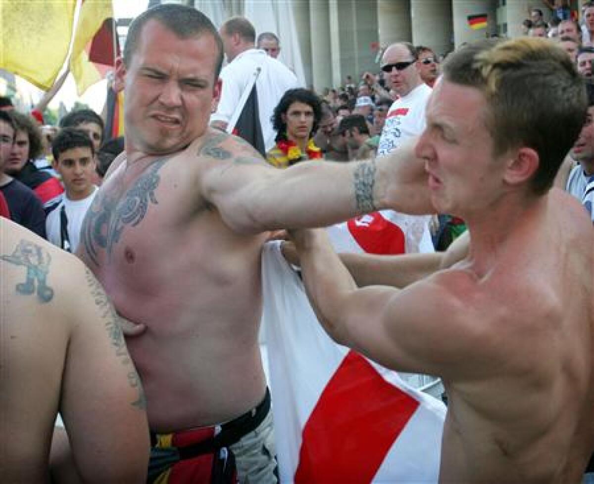 Calcio: Cattolica-Riccione, due tifosi denunciati - 