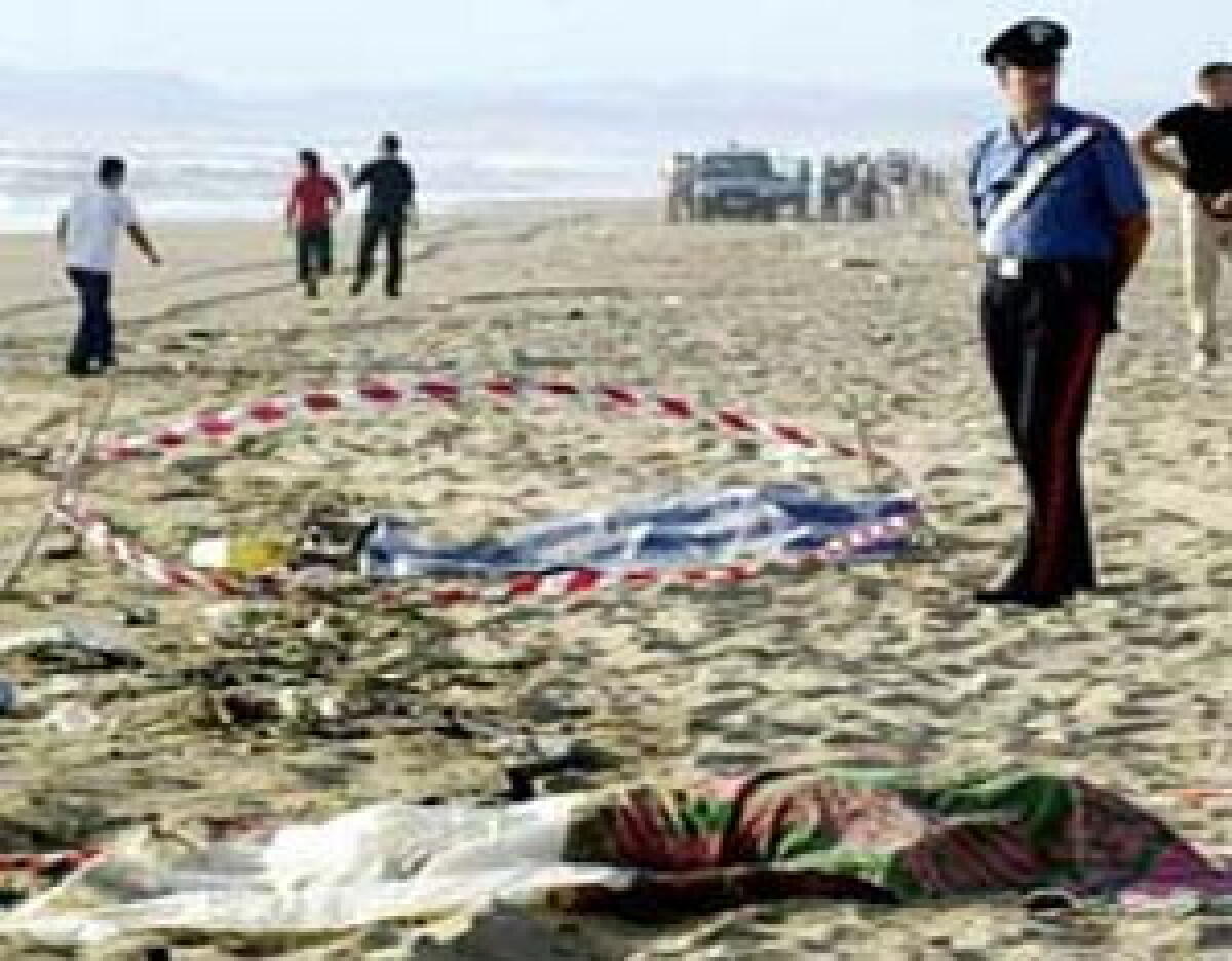 Cadavere su spiaggia pesarese: forse è riminese - 