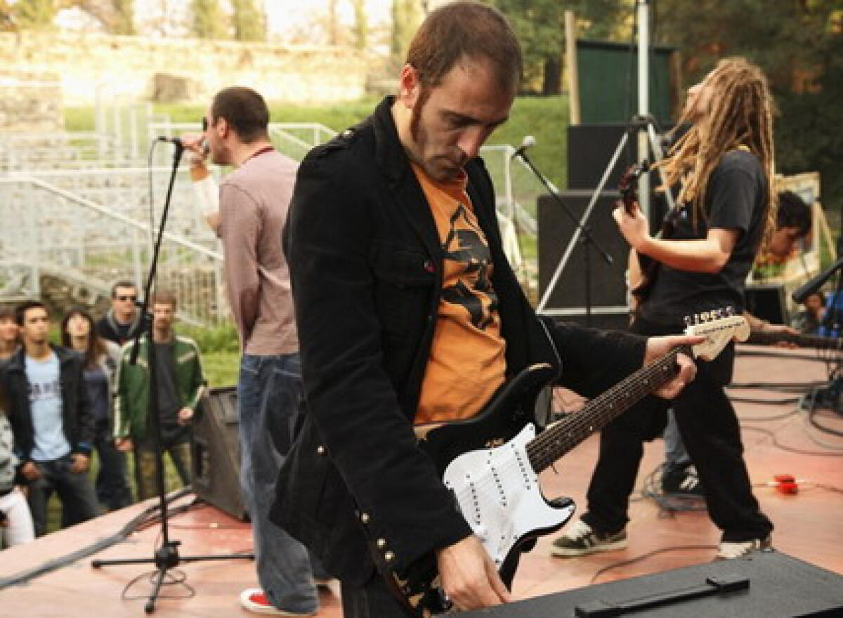 Nel film di Mastrandrea un gruppo rock di Misano -