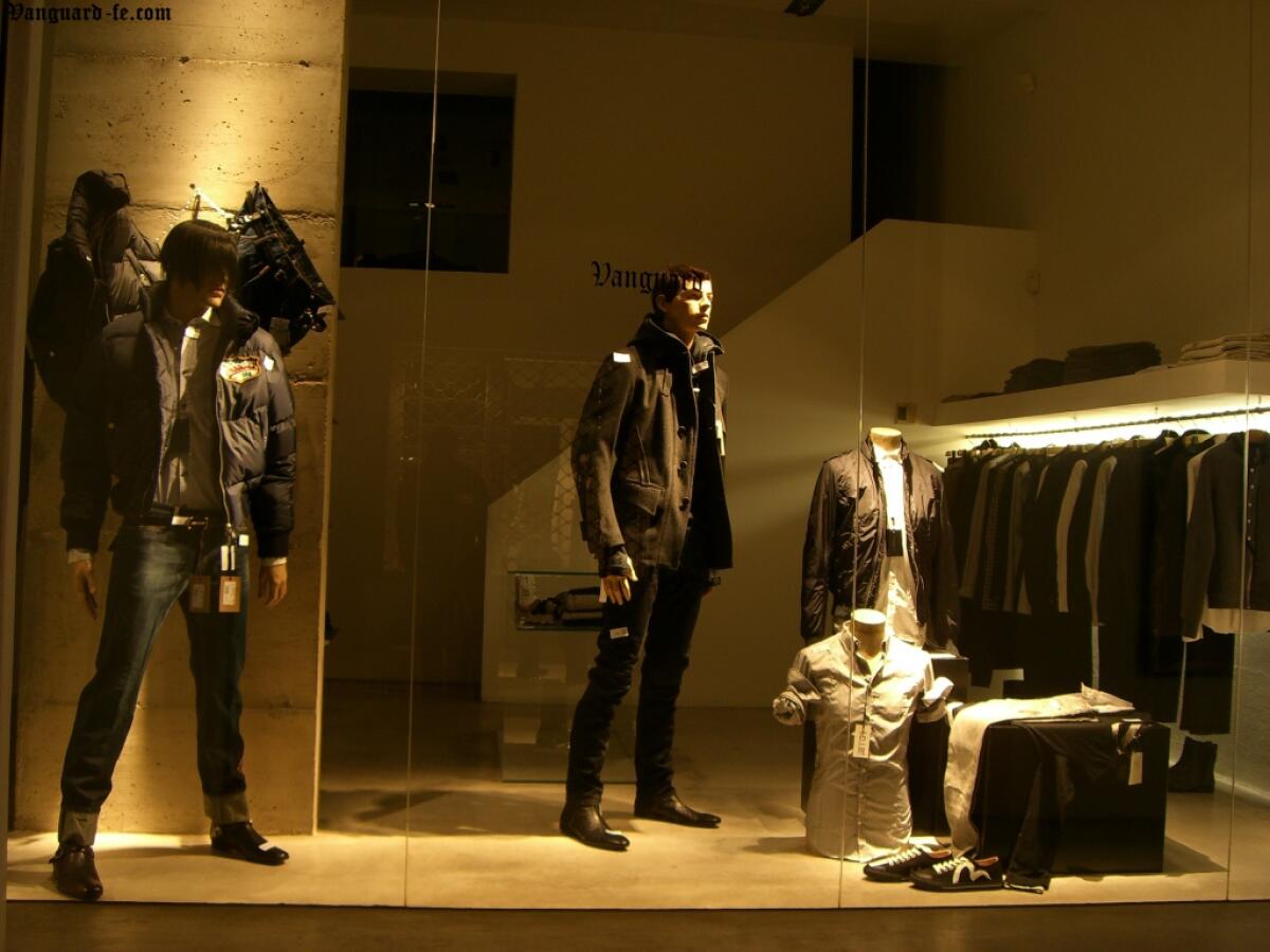 Reality shop: due ragazzi in vetrina - 