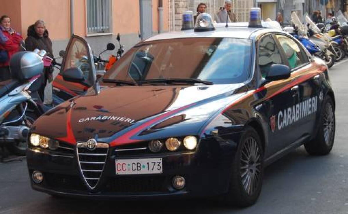 19enne tenta di investire carabinieri a Rimini - 