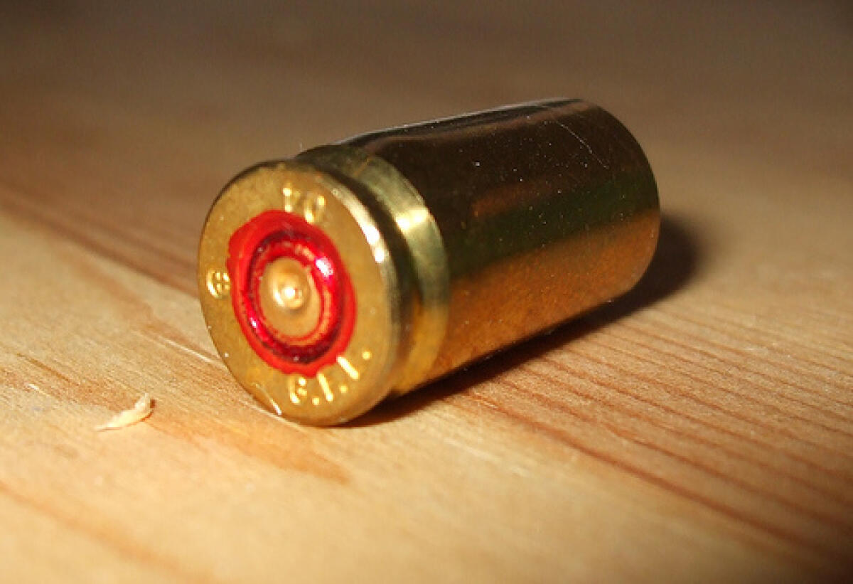 Due 'pallottole' inviate con la posta a bagnini - 