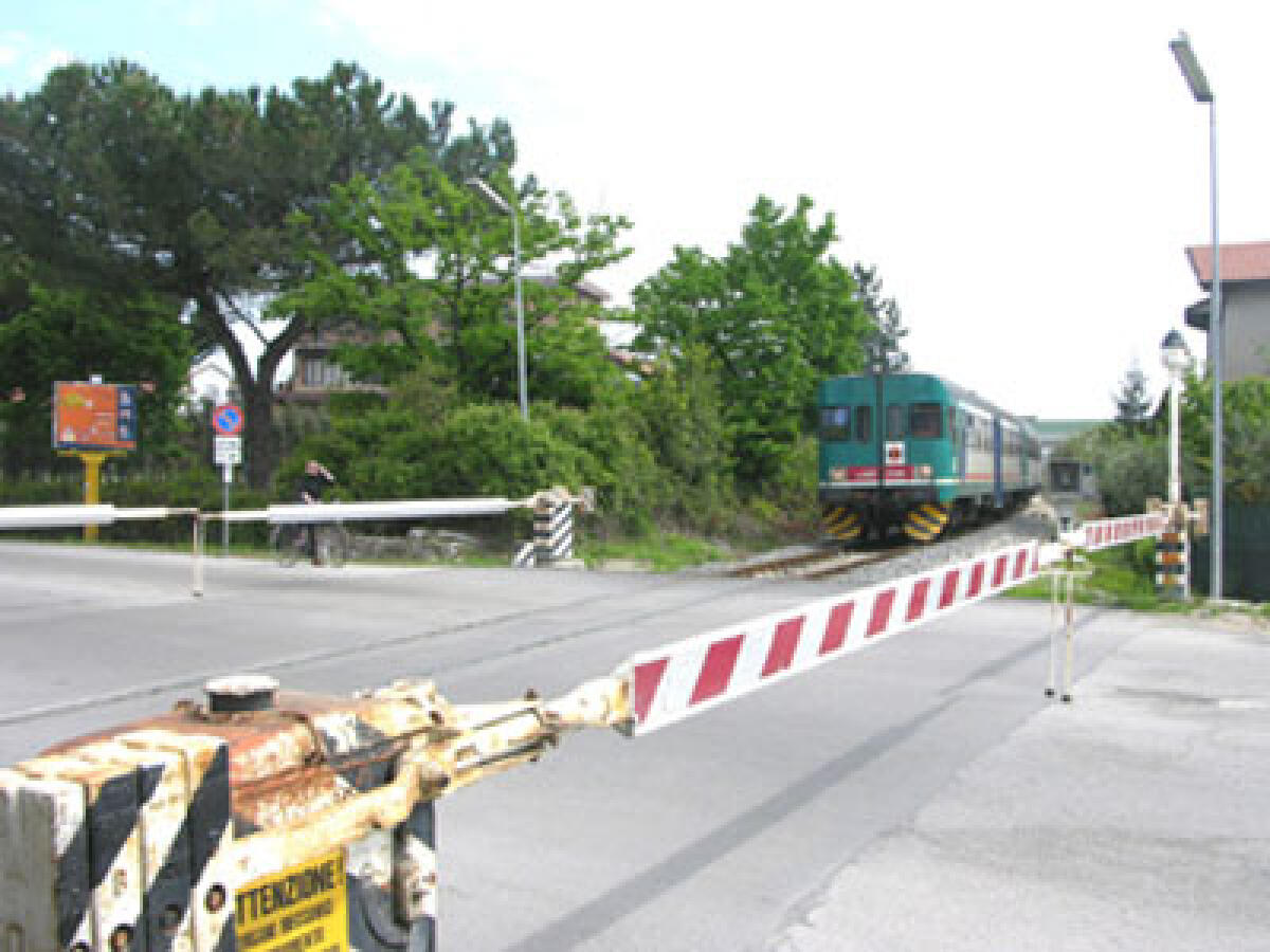 Ferrovie: saranno eliminati 54 passaggi a livello -