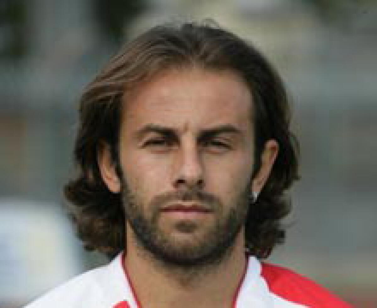 Calcio: Cardinale rinnova -