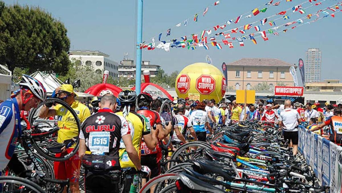 Ciclismo: Nove Colli, 4mila pettorali in 3 ore - 