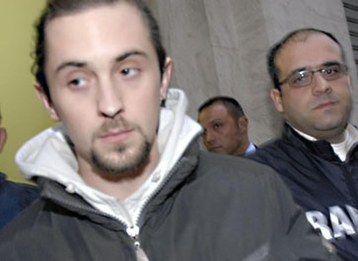 Barbone bruciato: autore resta ai domiciliari - 