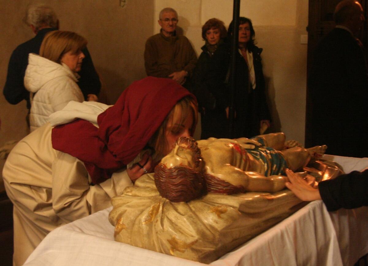 A Montefiore Conca l'Antica Processione del Venerdì Santo -