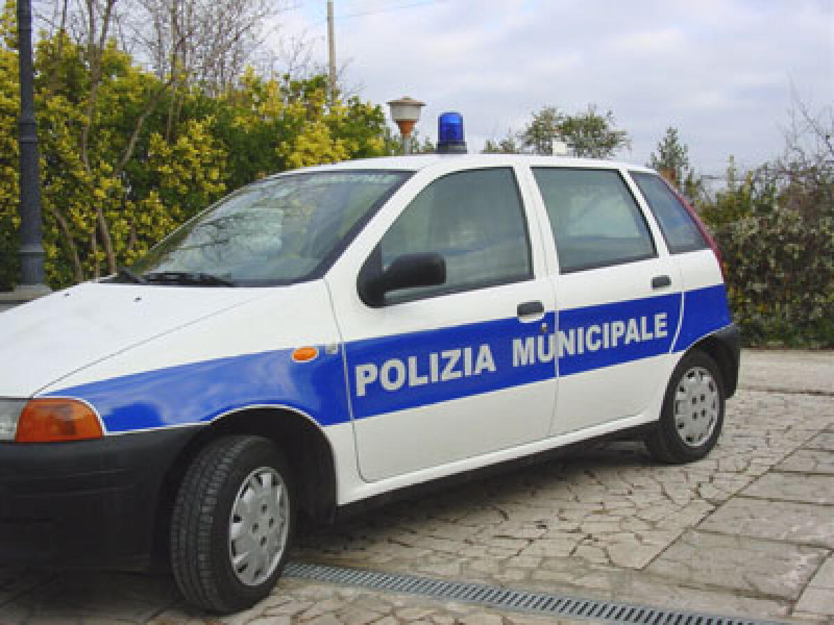 Agriturismo abusivo: denunciati dalla Polizia municipale - 