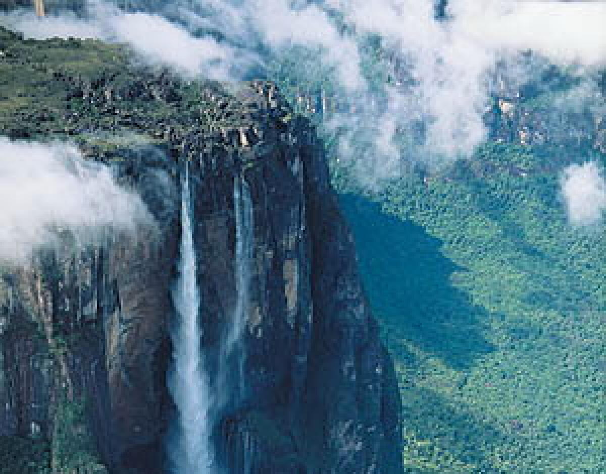 Italiani scomparsi Venezuela, morti caduti in un burrone - 