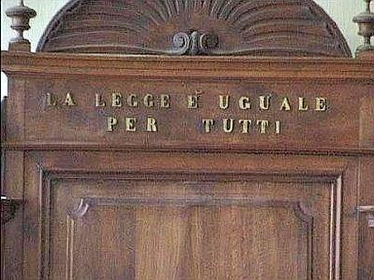 Per punizione botte con la scopa: genitori accusati - 