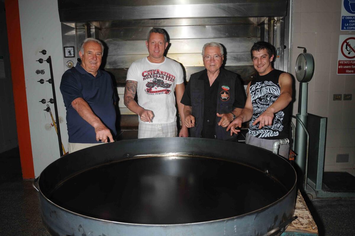 A Cesenatico l&#146;hamburger pi&#249; grande del mondo - 