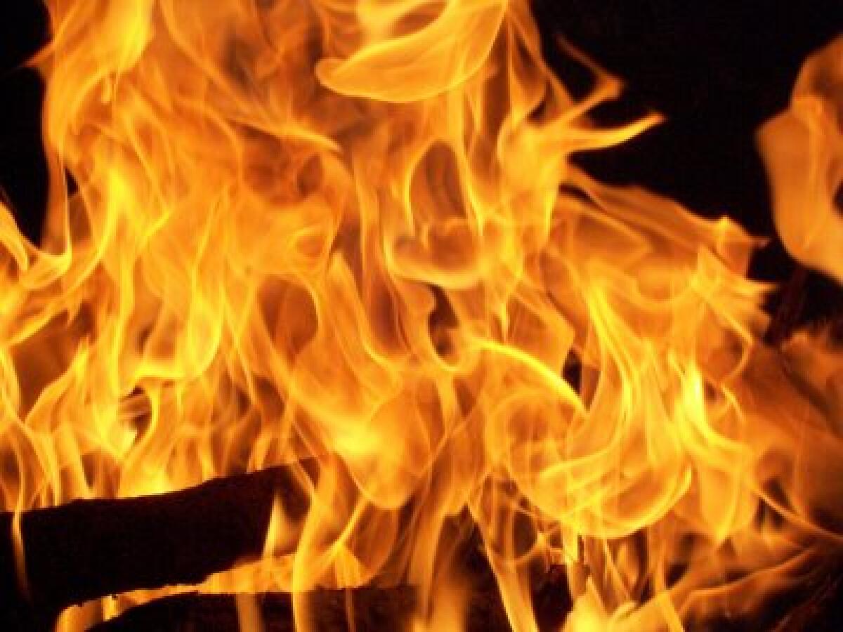 Incendio a Cesena, distrutto magazzino Pallets - 