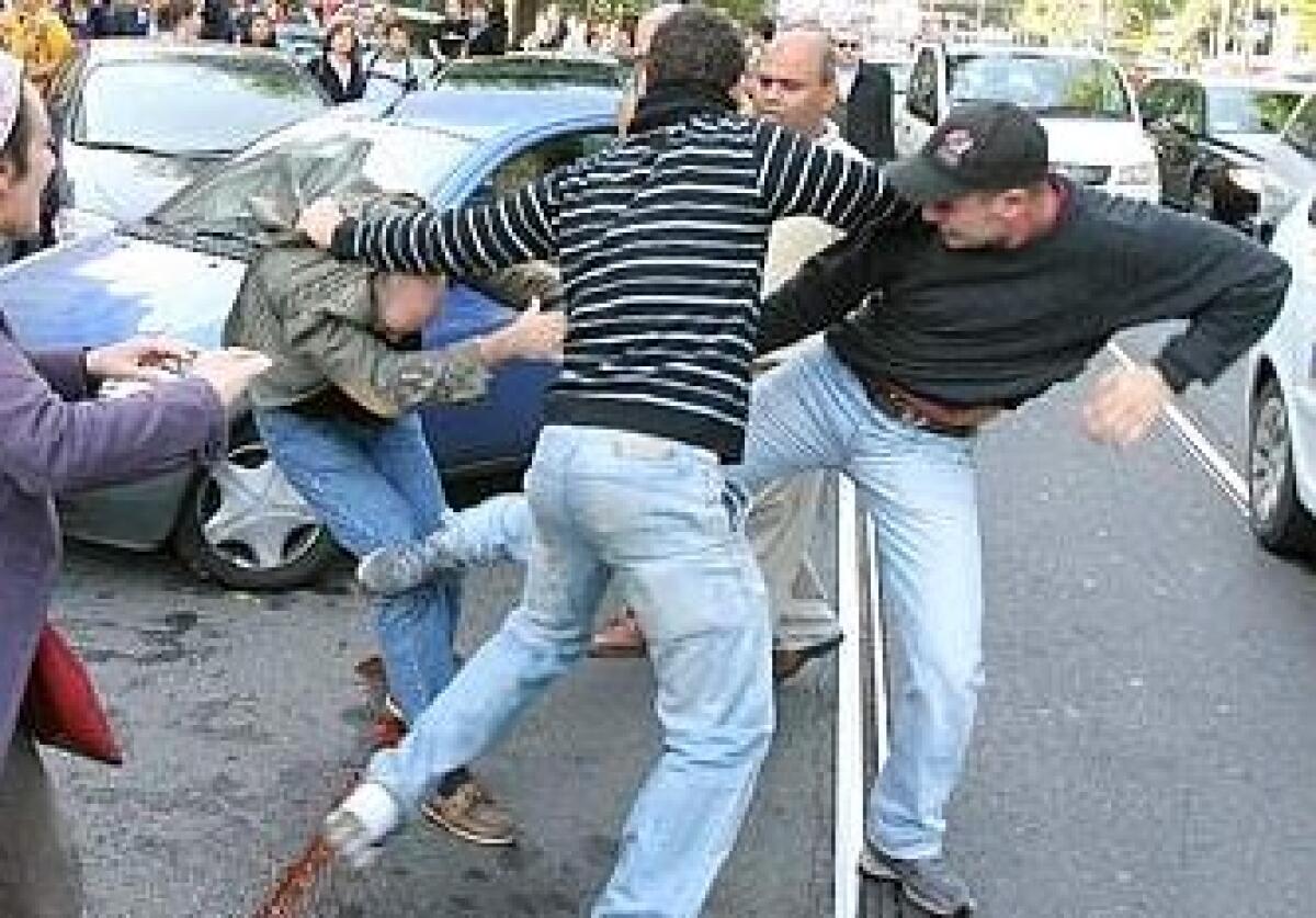 Rissa a Riccione tra giovanissimi per rivalità calcistiche - 