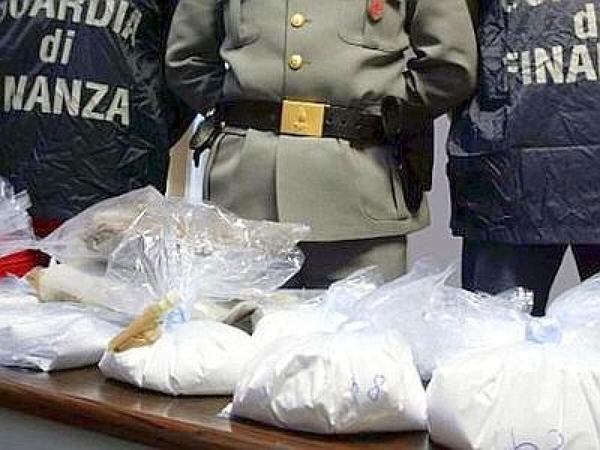 1 kg di cocaina in casa, arrestati a Rimini - 