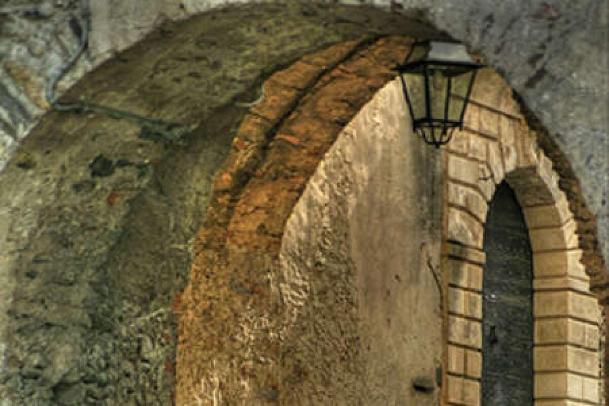 Cede parte grotta a Santarcangelo, evacuate tre abitazioni - 