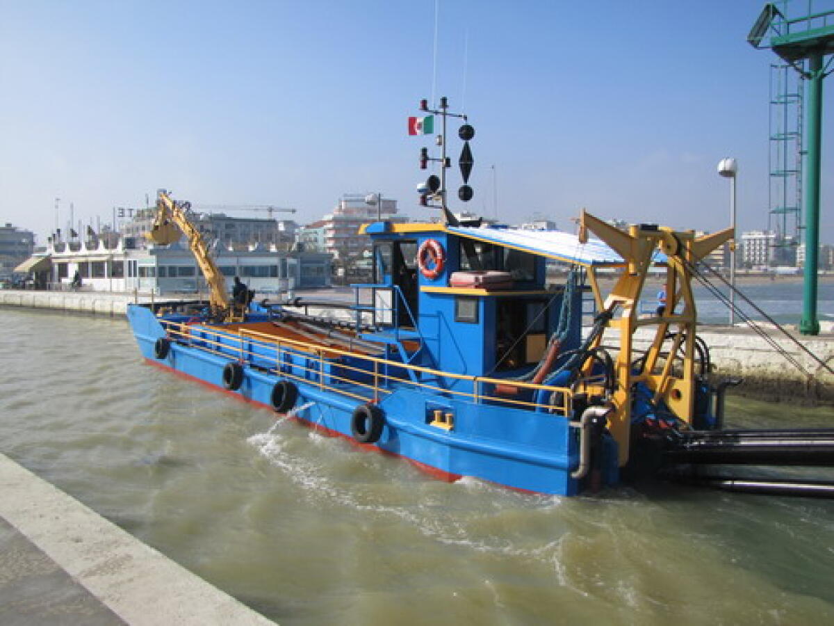 La draga torna al lavoro - 