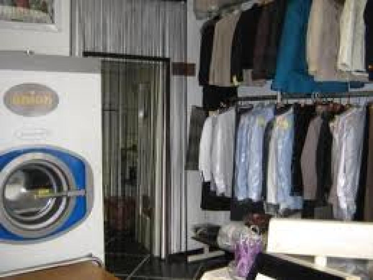 Perde lo scontrino della lavanderia ed è quasi rissa - 