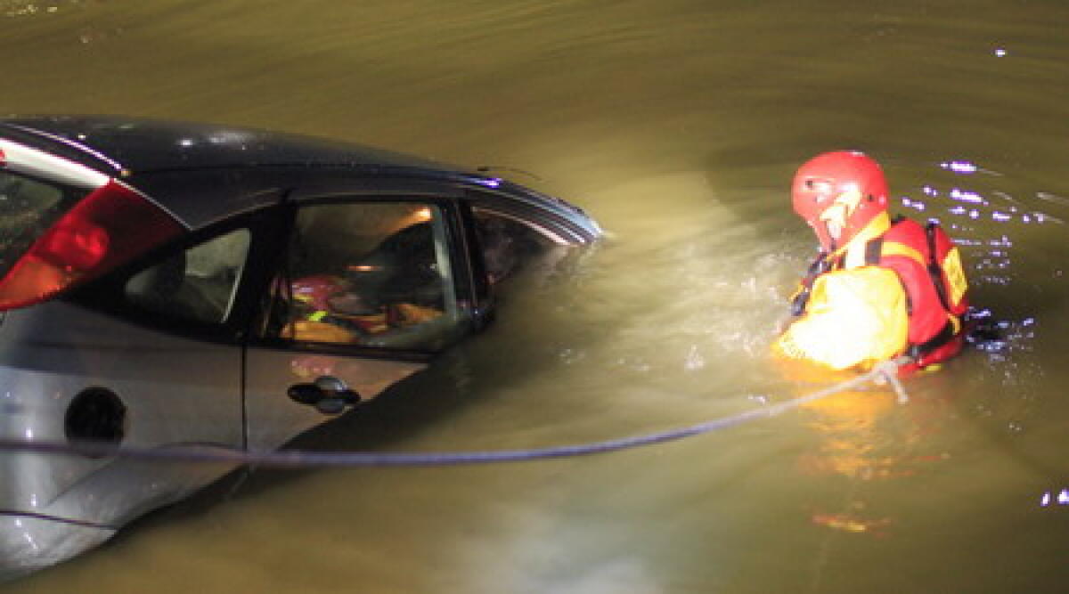 Bellaria:auto nel laghetto due ventenni annegano - 