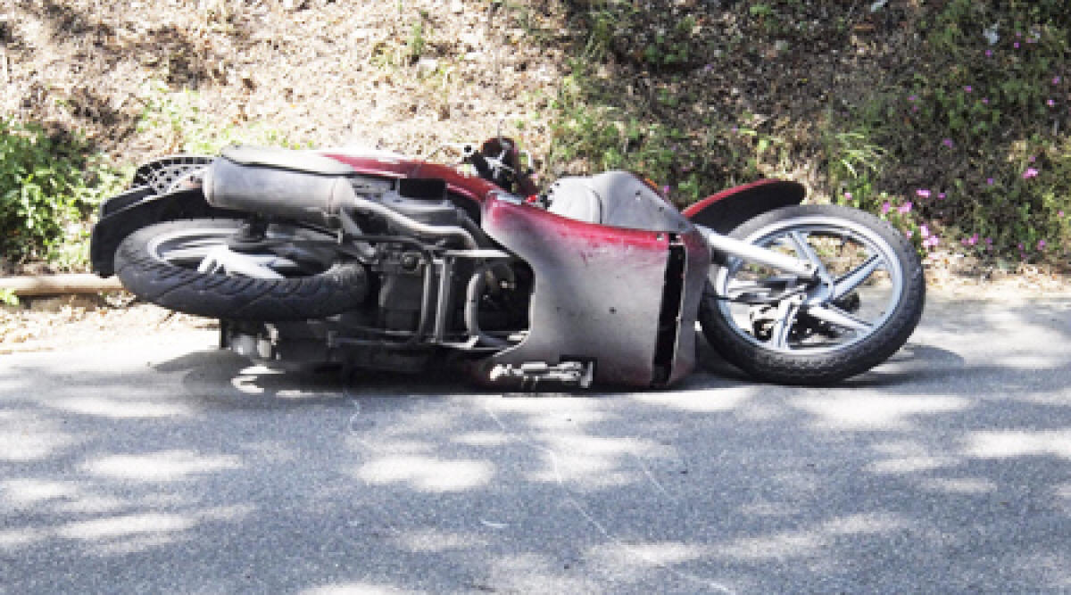 Covignano: 51enne cade da scooter e viene investita da auto - 