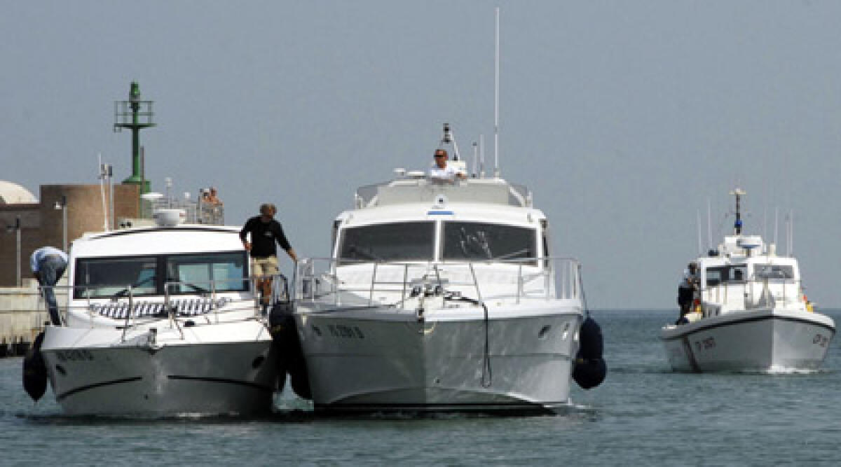 Rimini, pescatore cade in mare e muore - 