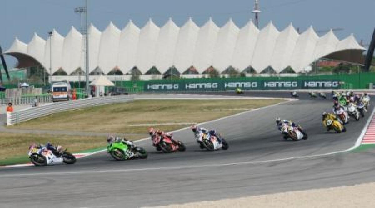 Superbike: la pioggia azzera i tempi e Sykes conquista la Superpole - 