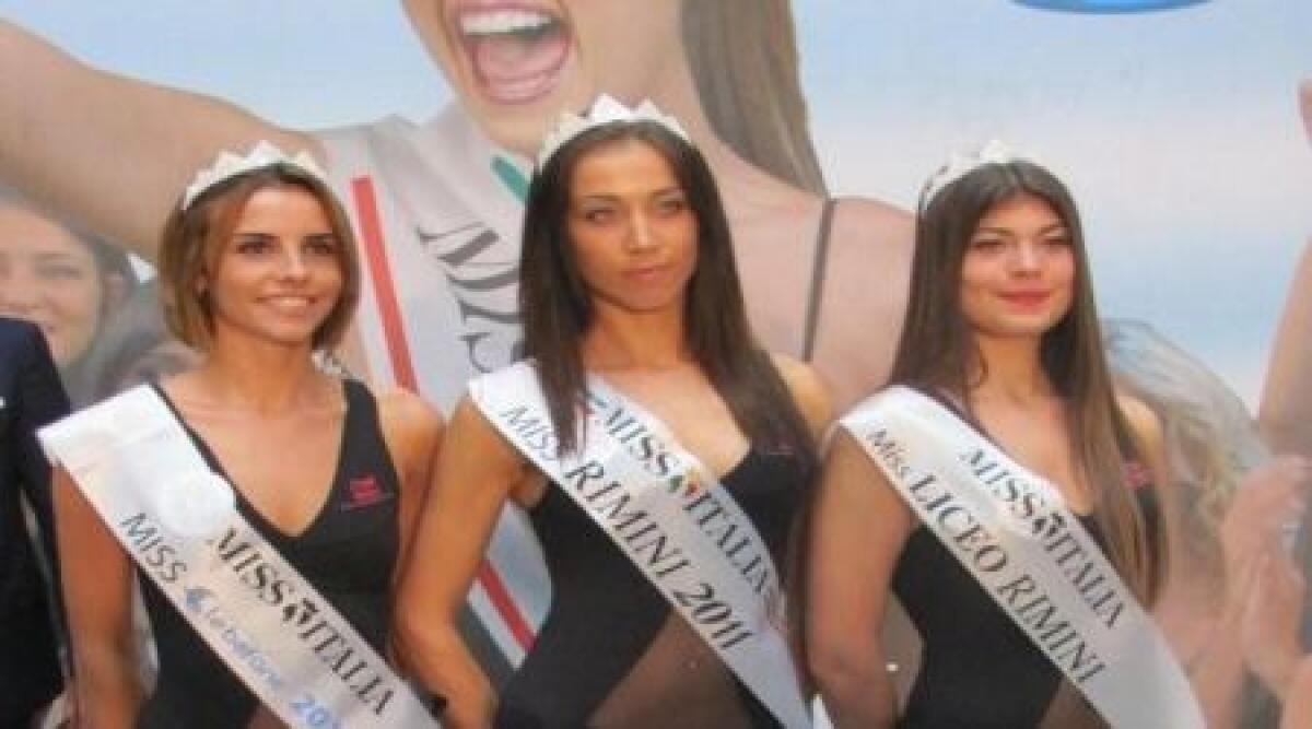 Assegnata la fascia alla nuova Miss Rimini 2011 - 