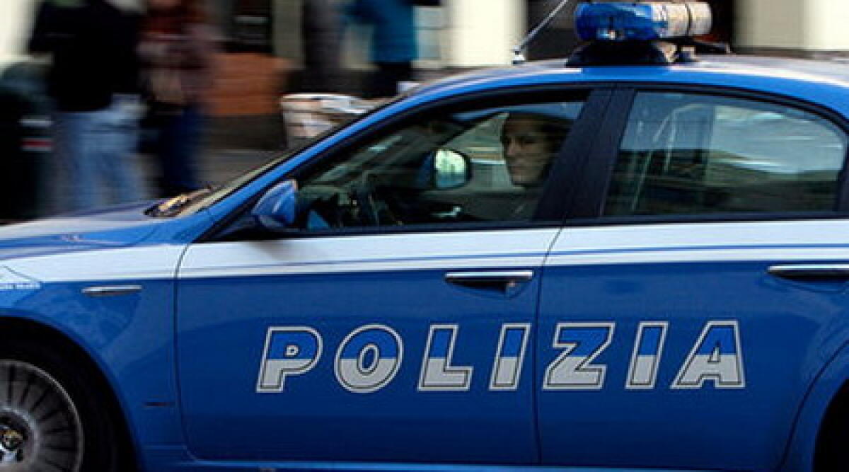 Telefonava a voce alta minacciato con un coltello - 