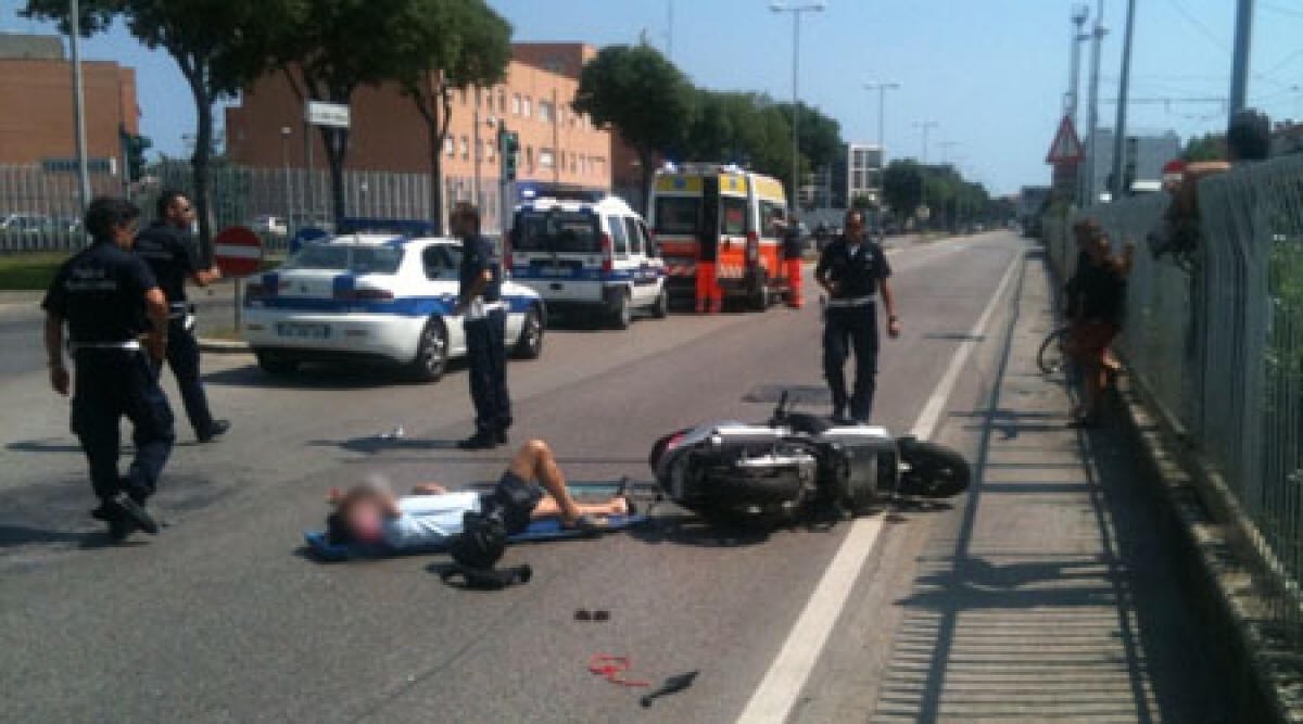 Rimini, scooter contro ambulanza: un ferito - 