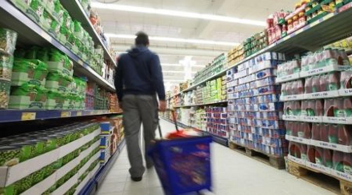 Pesaro. Ruba in un supermercato e aggredisce addetto alla sicurezza: arrestato - 