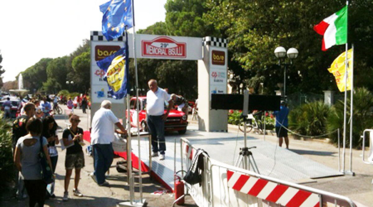 Rally, partito il Memorial Bisulli da Piazzale Fellini a Rimini - 