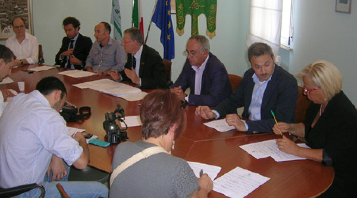 Riccione, il sindaco Pironi presenta la nuova giunta - 
