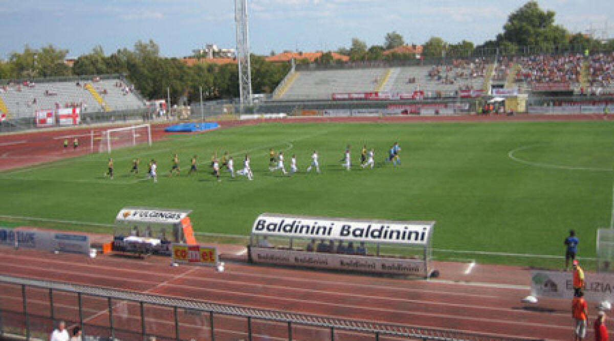 Scontri allo stadio Romeo Neri: la ricostruzione degli eventi - 