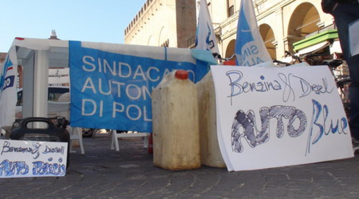 Forze dell'ordine senza carburante: manifestazioni in Italia -
