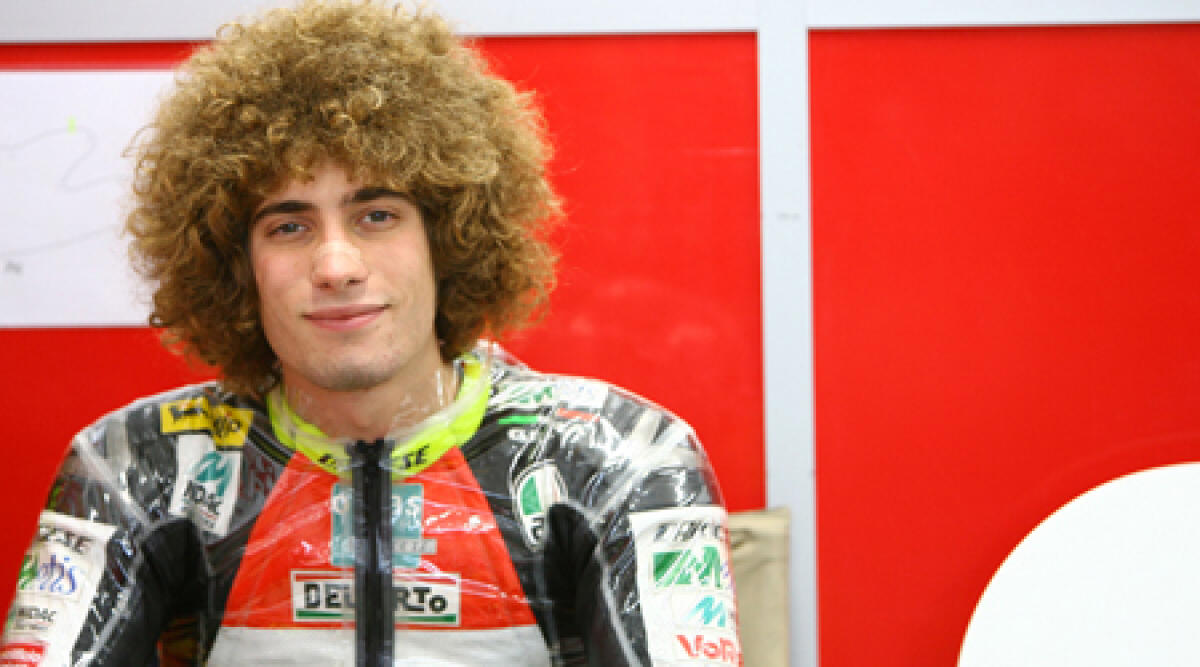 Simoncelli: bara in chiesa tra moto portate da Rossi e Pasini -