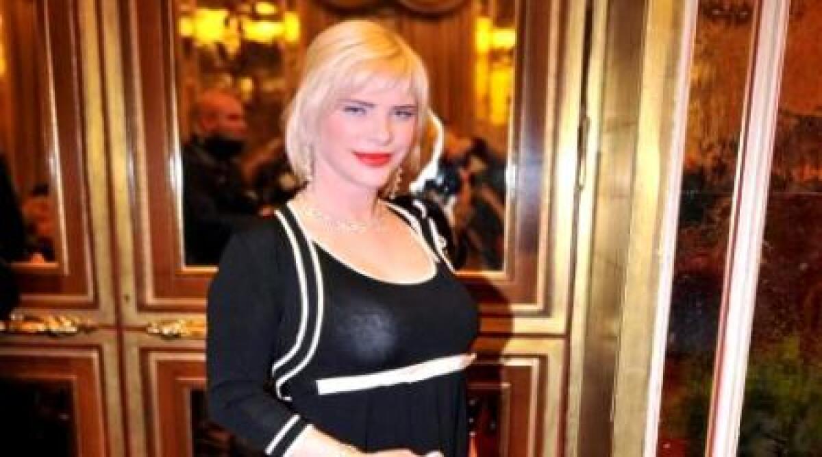 Compleanno riccionese per l'ex parlamentare Ilona Staller -