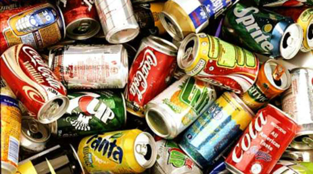 Rifiuti: riciclo, con 800 lattine si fa telaio bicicletta - 