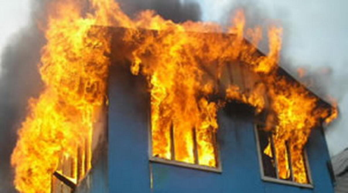 Una separazione che brucia dentro: a fuoco casa dell'ex - 