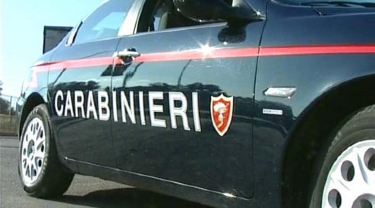 Tentato furto in un'auto al parcheggio delle Befane di Rimini - 