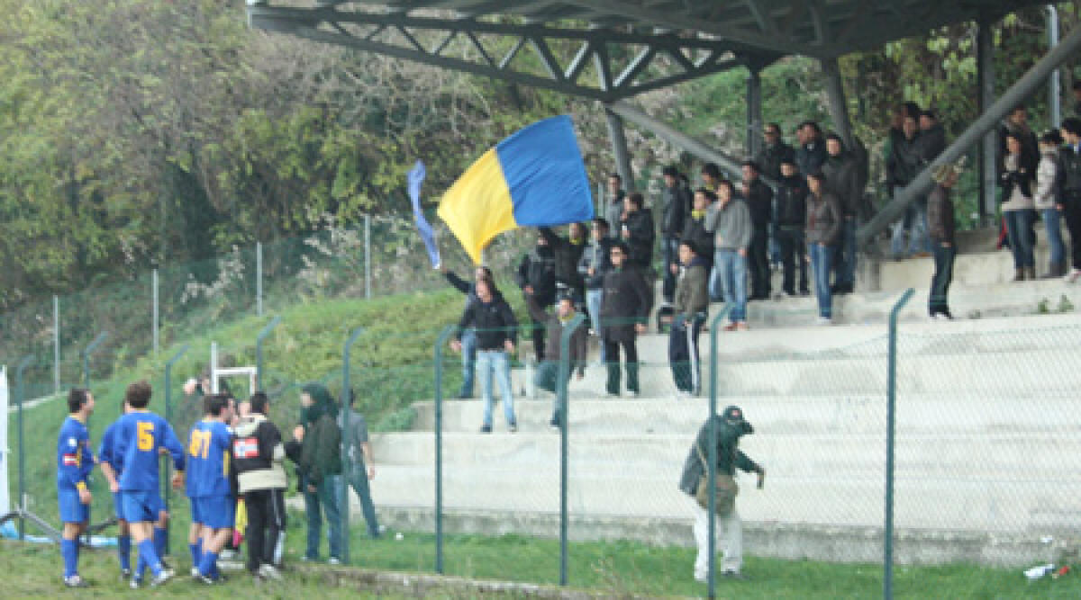 Calcio, tafferuglio tra tifosi, supporter Novafeltria ferito - 