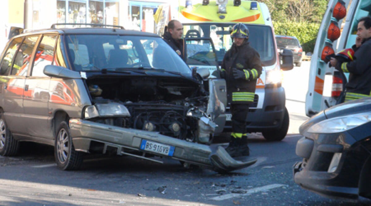 Incidente a Novafeltria, due feriti sulla Via Marecchia -