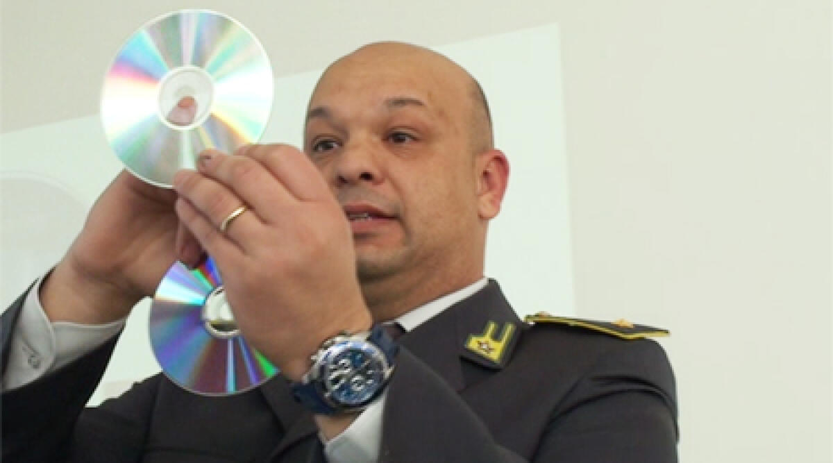 Merce contraffatta: maxisequestro della Guardia di Finanza a Coriano - 