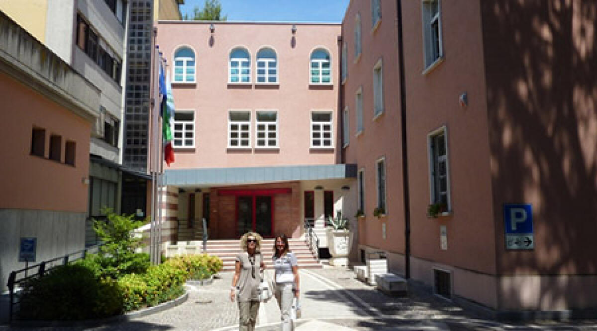 Riccione: scatta orario chiusura, cinese in coda reagisce con rabbia - 