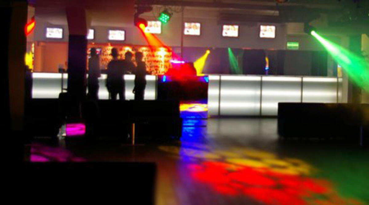 Rimini, alla discoteca Io litigio tra ragazze finisce in rissa - 