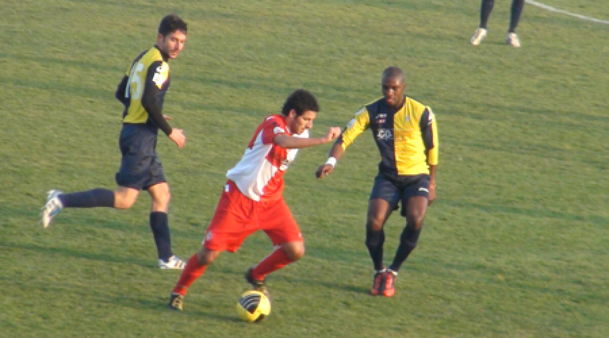 Calcio: Santarcangelo - Rimini 3-0 -