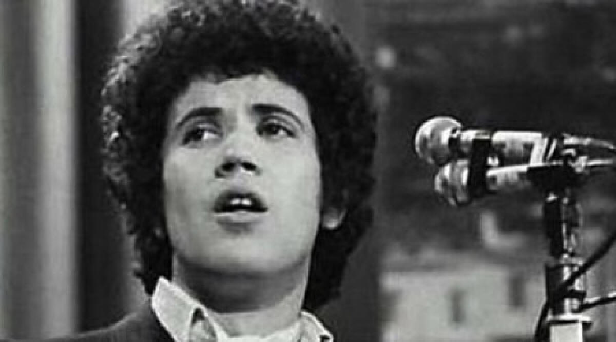 Rifiuta di dargli una sigaretta: giovane aggredisce il figlio di Lucio Battisti - 