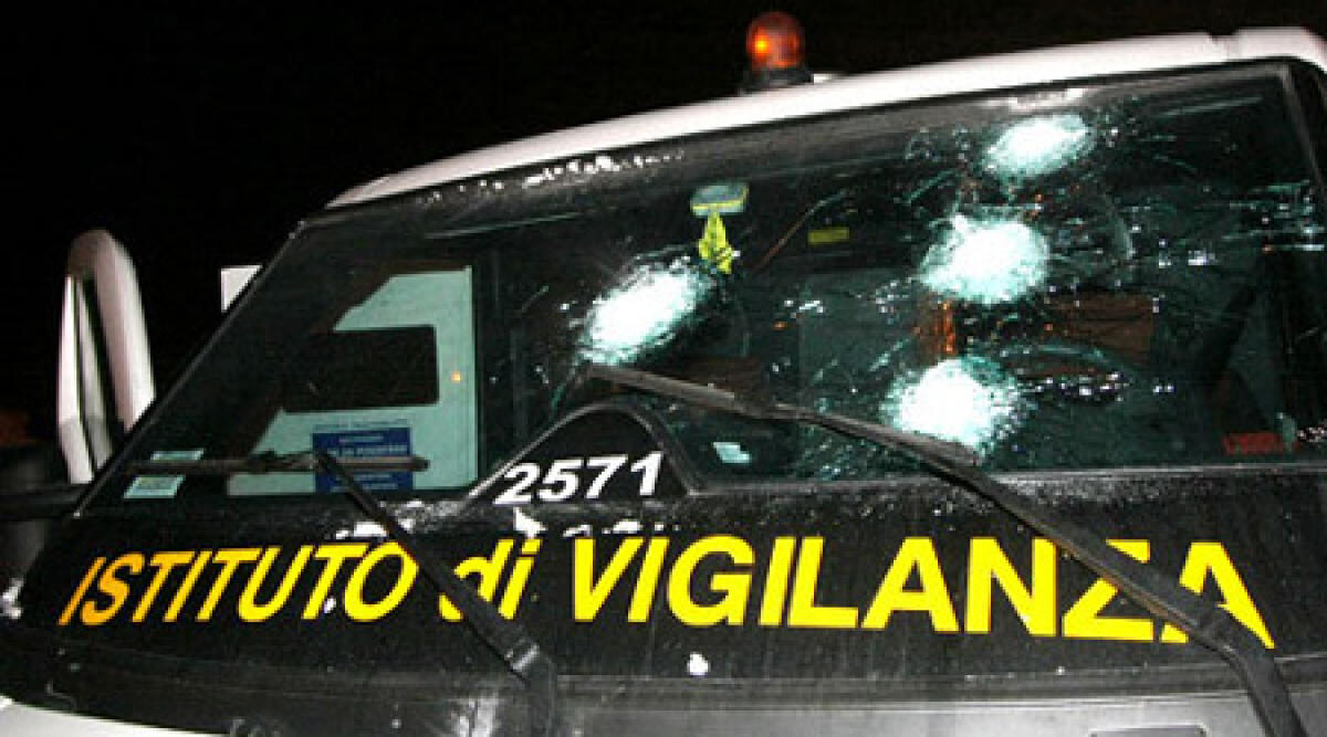 Perticara: guardie giurate restano a dormire in furgone portavalori - 