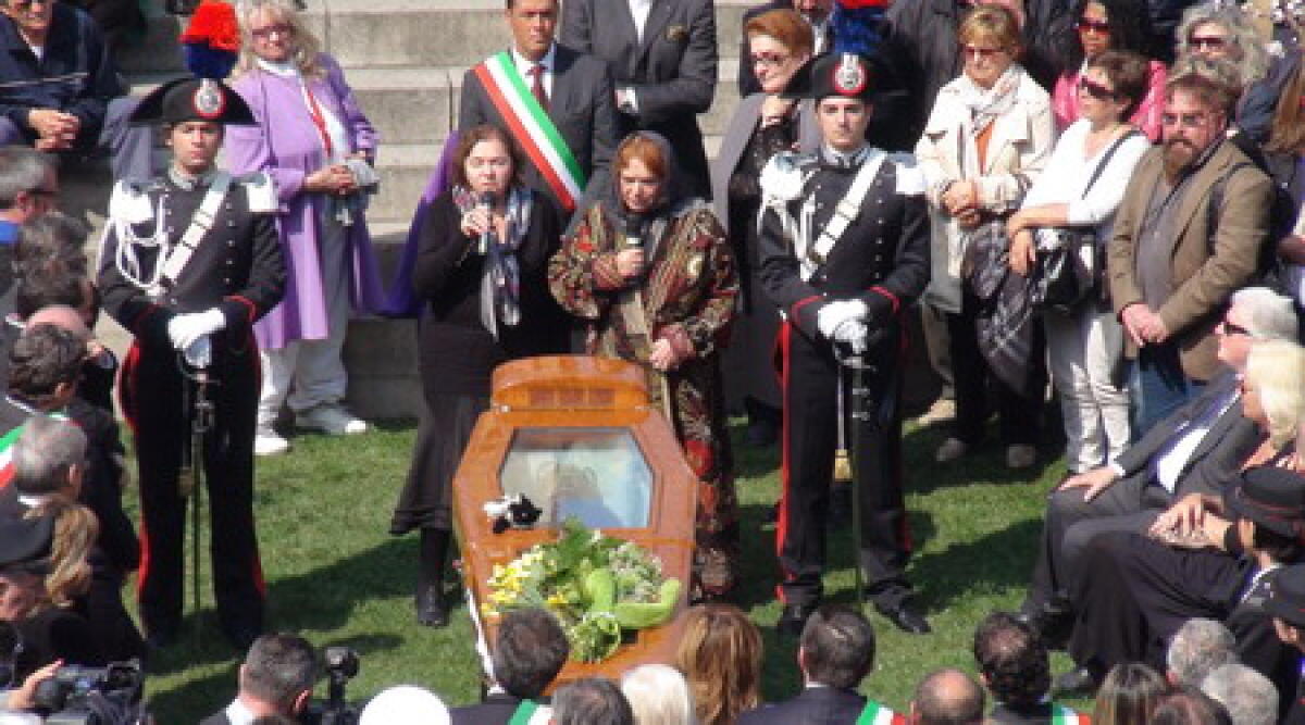 Tonino Guerra, la moglie Lora ringrazia Santarcangelo -
