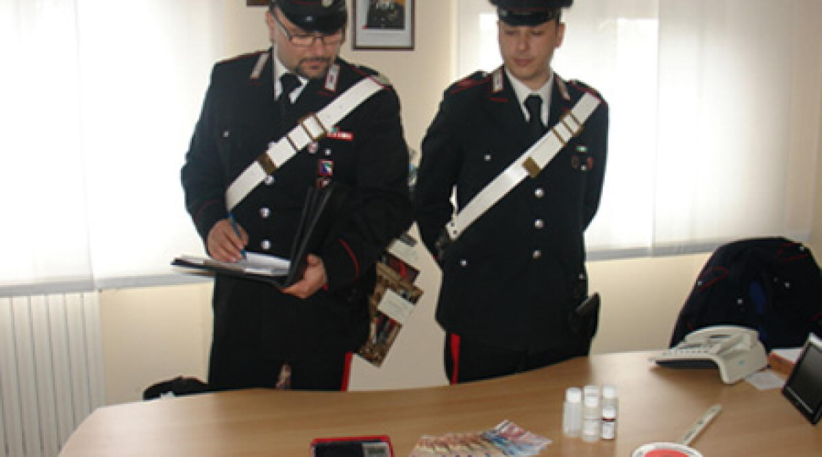 Hashish ed eroina in casa, arrestato ambulante napoletano - 