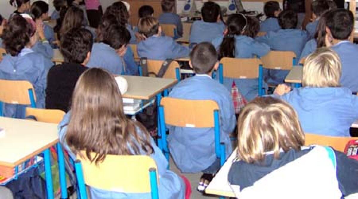 Chiusura scuola Casteldelci: il consiglio comunale si oppone -